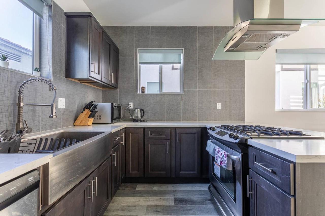 Cheerful 4br With Parking In East Hollywood Casa de férias Los Angeles