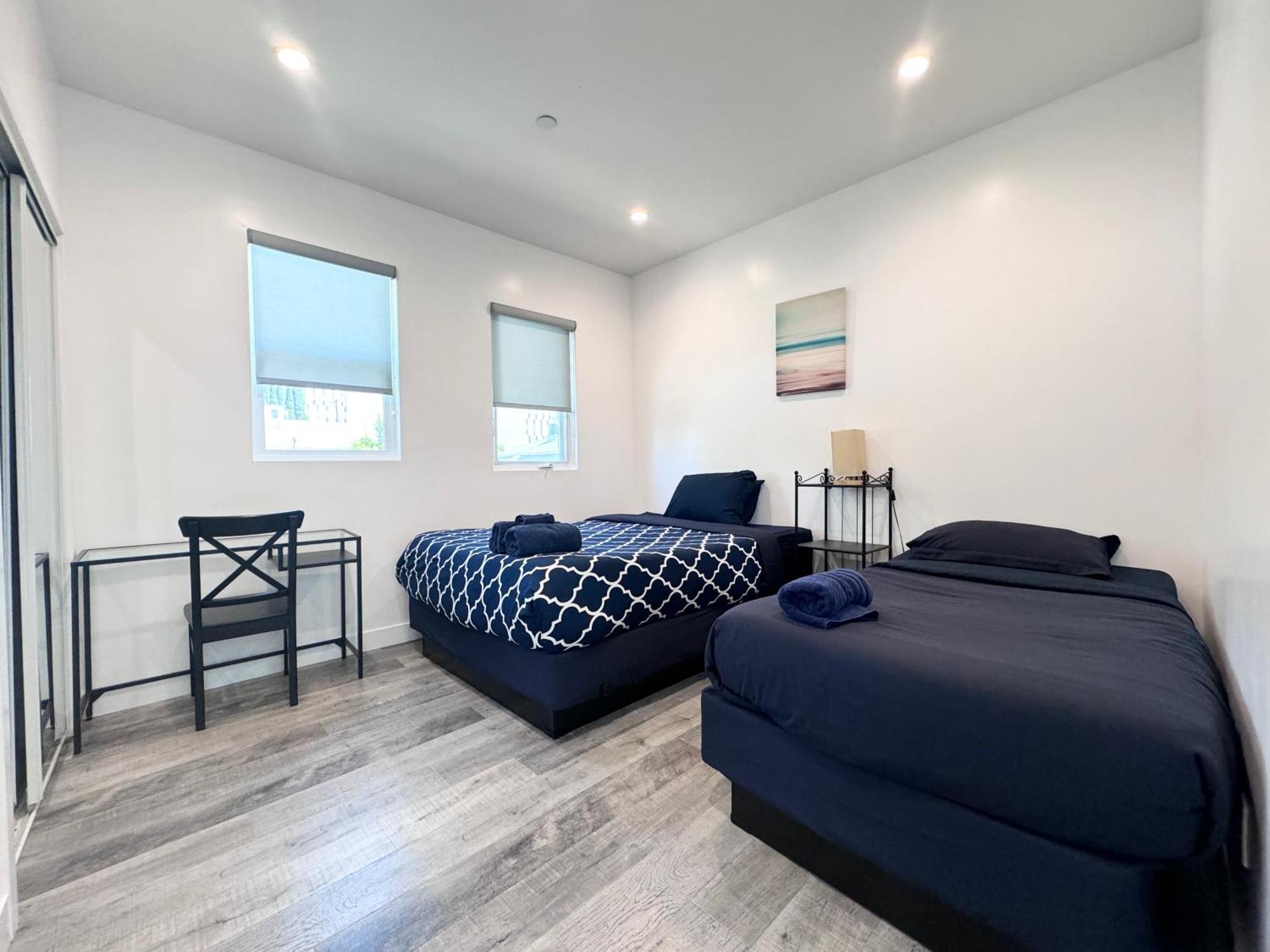 Cheerful 4br With Parking In East Hollywood Casa de férias *