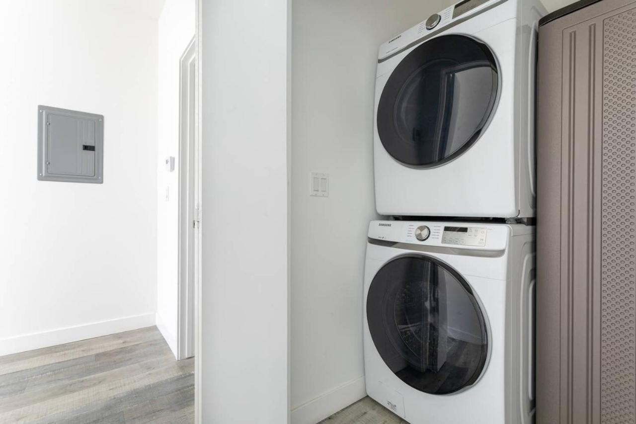 Cheerful 4br With Parking In East Hollywood Casa vacanze *